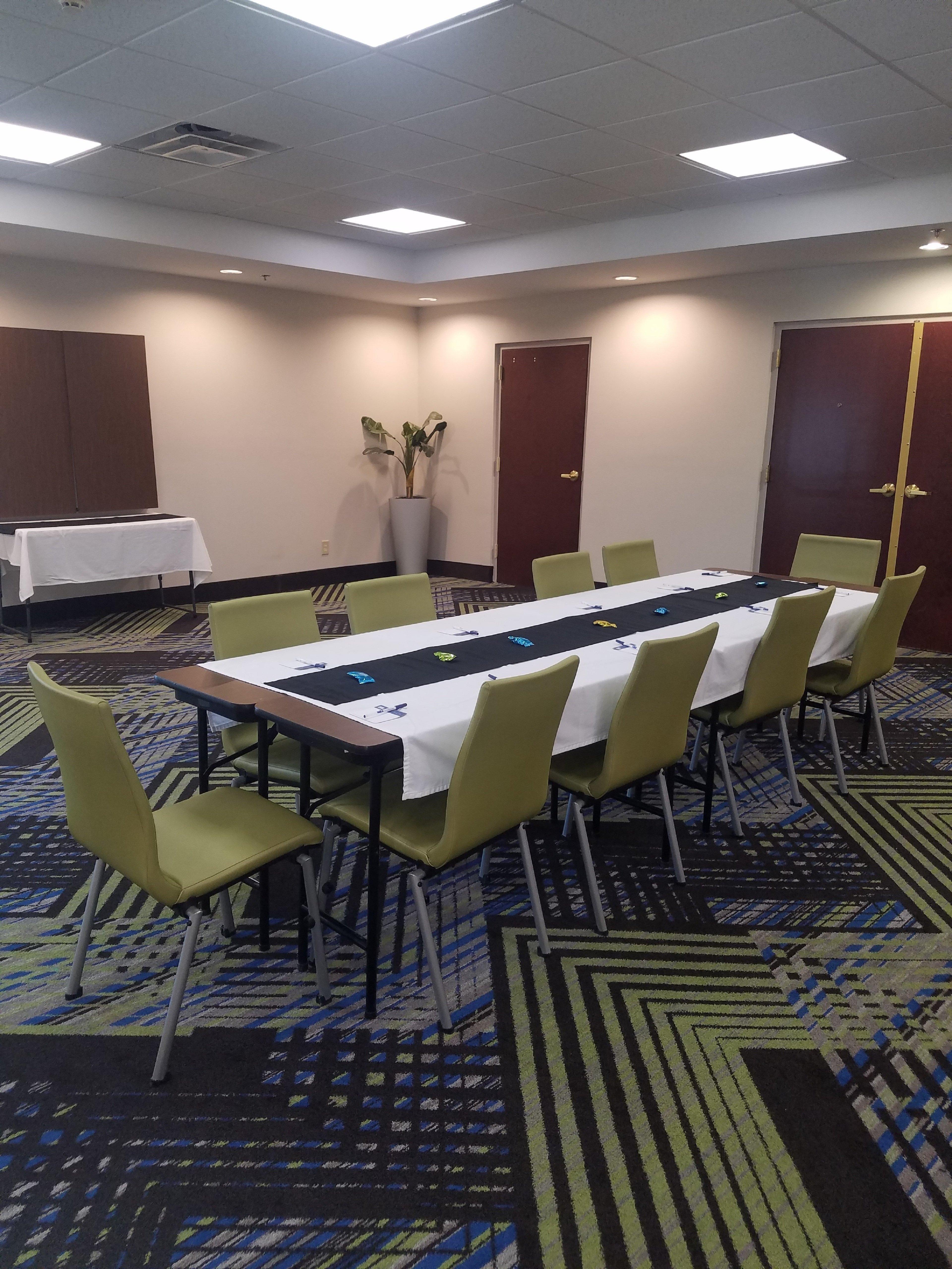 Holiday Inn Express Hotel & Suites Kingsport-Meadowview I-26 By Ihg Exterior photo