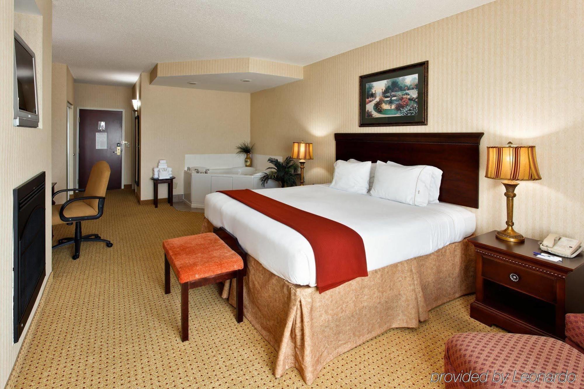 Holiday Inn Express Hotel & Suites Kingsport-Meadowview I-26 By Ihg Exterior photo