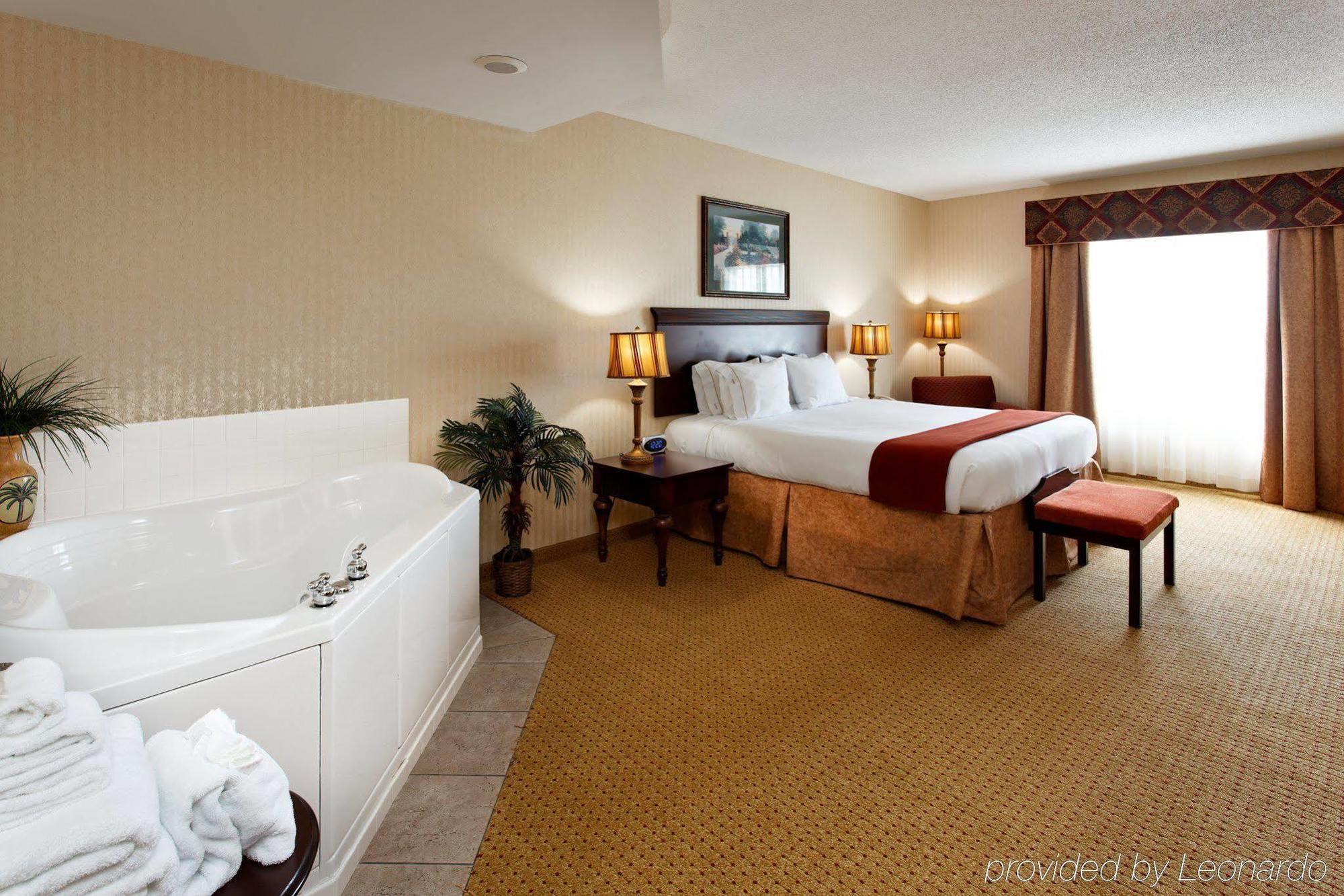 Holiday Inn Express Hotel & Suites Kingsport-Meadowview I-26 By Ihg Exterior photo